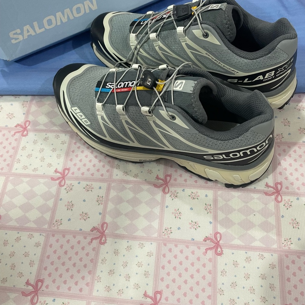 Salomon Grey and Cream Trail Running Shoes with Fastlace - Picture 2 of 9